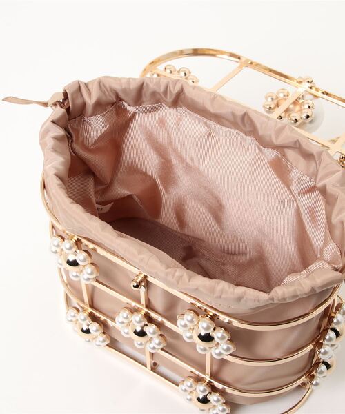 Jasmine Grandiflorum（ジャスミングランディフローラム）の「お花のパールいっぱいハンドバッグ（ハンドバッグ・レディース・ベージュ・FREE）」の3枚目の写真
