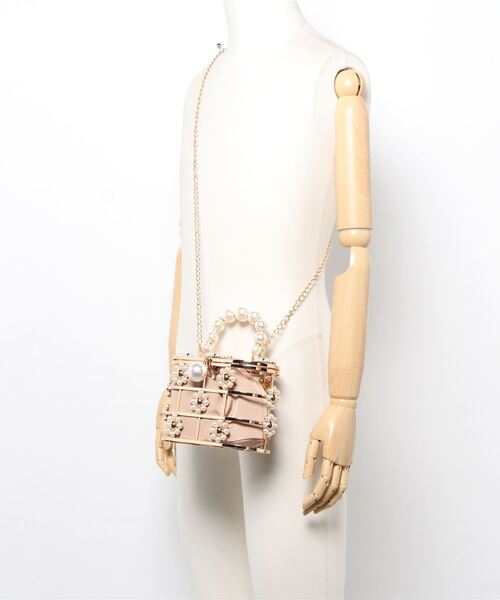 Jasmine Grandiflorum（ジャスミングランディフローラム）の「お花のパールいっぱいハンドバッグ（ハンドバッグ・レディース・ベージュ・FREE）」の2枚目の写真