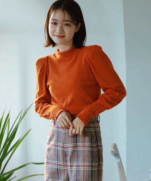 BeAMS DOT（ビームスドット）の「【WEB限定】BeAMS DOT / パフスリーブ ニットプルオーバー（ニット/セーター・レディース・ホワイト/ブラック/オレンジ・FREE）」の3枚目の写真