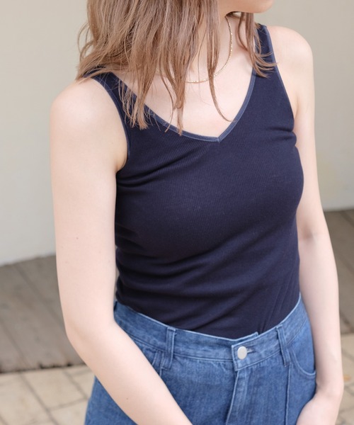 ONEME（ワンム）の「ONEME Seamless innerwear T/T（タンクトップ・レディース・ネイビー/オフホワイト・FREE）」の4枚目の写真