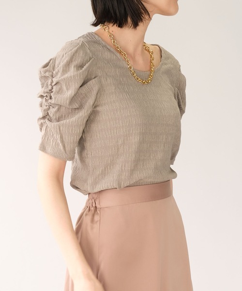 ＡＮＤＪ（アンドジェイ）の「パワーショルダーワッシャー加工ラウンドネックトップス（Tシャツ/カットソー・レディース・オフホワイト/ブラック/ピンク/グレイッシュベージュ・M）」の4枚目の写真