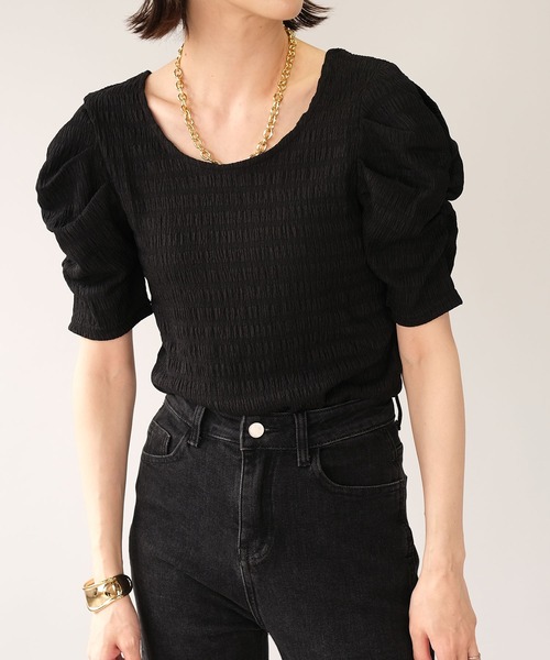 ＡＮＤＪ（アンドジェイ）の「パワーショルダーワッシャー加工ラウンドネックトップス（Tシャツ/カットソー・レディース・オフホワイト/ブラック/ピンク/グレイッシュベージュ・M）」の3枚目の写真