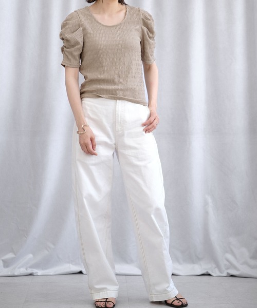 ＡＮＤＪ（アンドジェイ）の「パワーショルダーワッシャー加工ラウンドネックトップス（Tシャツ/カットソー・レディース・オフホワイト/ブラック/ピンク/グレイッシュベージュ・M）」の5枚目の写真