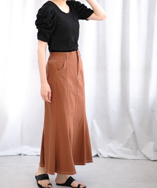 ＡＮＤＪ（アンドジェイ）の「パワーショルダーワッシャー加工ラウンドネックトップス（Tシャツ/カットソー・レディース・オフホワイト/ブラック/ピンク/グレイッシュベージュ・M）」の16枚目の写真