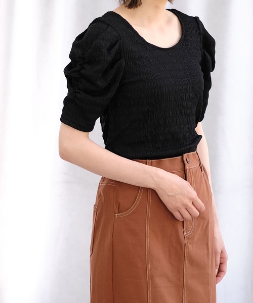 ＡＮＤＪ（アンドジェイ）の「パワーショルダーワッシャー加工ラウンドネックトップス（Tシャツ/カットソー・レディース・オフホワイト/ブラック/ピンク/グレイッシュベージュ・M）」の9枚目の写真