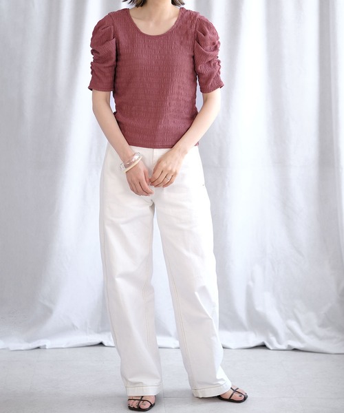 ＡＮＤＪ（アンドジェイ）の「パワーショルダーワッシャー加工ラウンドネックトップス（Tシャツ/カットソー・レディース・オフホワイト/ブラック/ピンク/グレイッシュベージュ・M）」の6枚目の写真