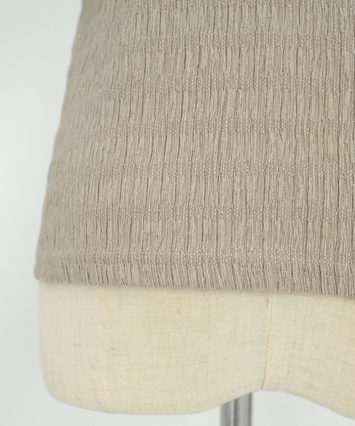 ＡＮＤＪ（アンドジェイ）の「パワーショルダーワッシャー加工ラウンドネックトップス（Tシャツ/カットソー・レディース・オフホワイト/ブラック/ピンク/グレイッシュベージュ・M）」の18枚目の写真