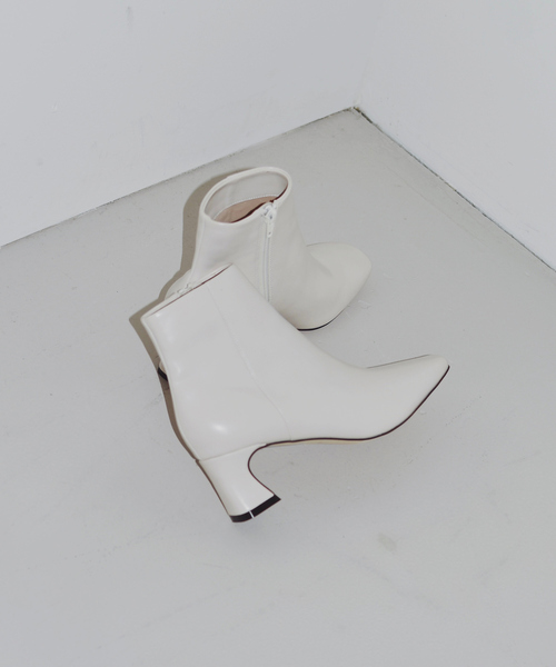 LAROUTE(ラルート)の「【WEB限定】スクエアトゥブーツ(ブーツ・レディース・ブラック/ベージュ/チャコールグレー/ライトブルー/オフホワイト/ダークグリーン/ボルドー・38/39/36/35/37)」の2枚目の写真