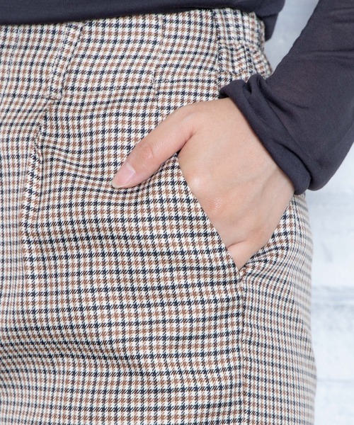 WEGO（ウィゴー）の「WEGO/センタープレスフレアパンツ（スラックス・レディース・レッド/オレンジ/ブルー/グリーン/マスタード/ブラック系その他3/ブラック/ベージュ系その他2・SMALL/MEDIUM）」の18枚目の写真