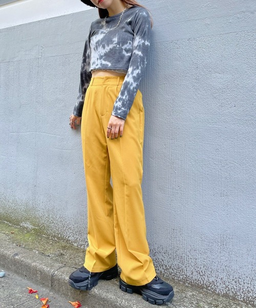 WEGO（ウィゴー）の「WEGO/センタープレスフレアパンツ（スラックス・レディース・レッド/オレンジ/ブルー/グリーン/マスタード/ブラック系その他3/ブラック/ベージュ系その他2・SMALL/MEDIUM）」の14枚目の写真