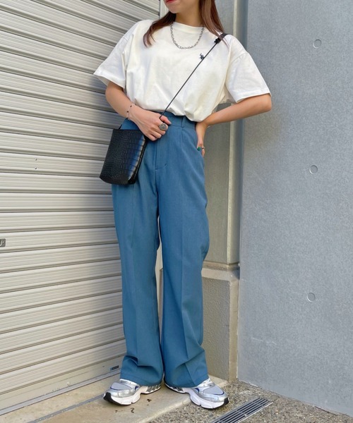 WEGO（ウィゴー）の「WEGO/センタープレスフレアパンツ（スラックス・レディース・レッド/オレンジ/ブルー/グリーン/マスタード/ブラック系その他3/ブラック/ベージュ系その他2・SMALL/MEDIUM）」の12枚目の写真