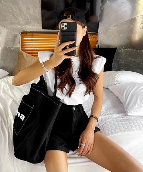 NANING9（ナンニング）の「NANING9 ロゴステッチトートバッグ（トートバッグ・レディース・ブラック/アイボリー・FREE）」の6枚目の写真