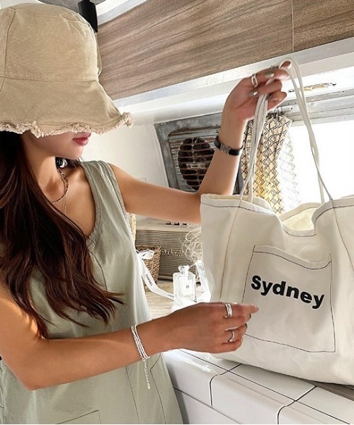 NANING9（ナンニング）の「NANING9 ロゴステッチトートバッグ（トートバッグ・レディース・ブラック/アイボリー・FREE）」の12枚目の写真