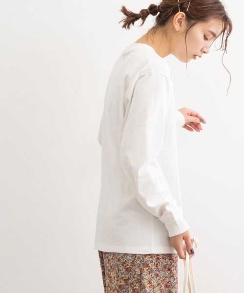 POU DOU DOU(プードゥドゥ)の「ロゴプリントロングスリーブTee(Tシャツ/カットソー・レディース・オフホワイト/ピンク/オレンジ/ブルー・3)」の5枚目の写真