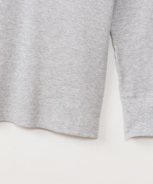 HANES(ヘインズ)の「【Hanes/ヘインズ】メンズ ビーフィー サーマルヘンリーネックロングスリーブTシャツ(Tシャツ/カットソー・メンズ・ヘザーグレー/ネイビー/ホワイト/ブラック・SMALL/LARGE/X-LARGE/MEDIUM)」の6枚目の写真