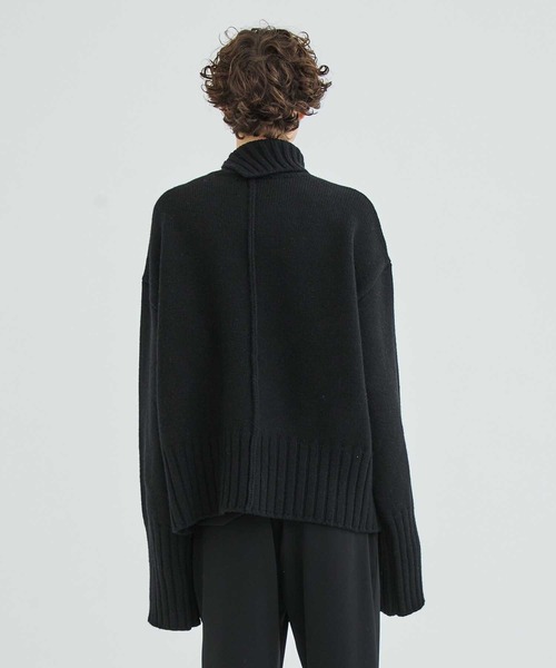 LiNoH（リノー）の「ウールラインタートルニット/WOOL LINE TURTLE KNIT（ニット/セーター・メンズ・ブラック/ホワイト・1/2）」の21枚目の写真