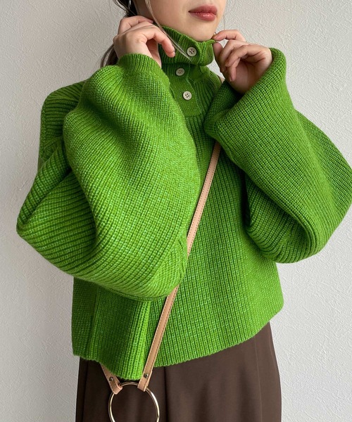 w closet（ダブルクローゼット）の「片畦スタンドネックショートトップス（ニット/セーター・レディース・オフホワイト/ライム/パープル/スミクロ・FREE）」の4枚目の写真