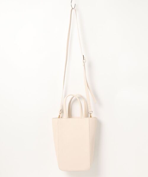 SMIR NASLI(サミールナスリ)の「ツイステッドシュリンクトートバッグ(トートバッグ・レディース・オフホワイト/ブラック/キャメル/グレー系その他・9)」の5枚目の写真