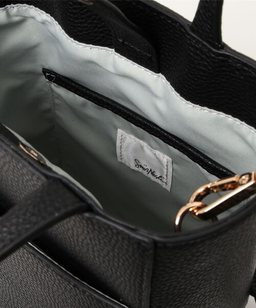 SMIR NASLI(サミールナスリ)の「ツイステッドシュリンクトートバッグ(トートバッグ・レディース・オフホワイト/ブラック/キャメル/グレー系その他・9)」の10枚目の写真