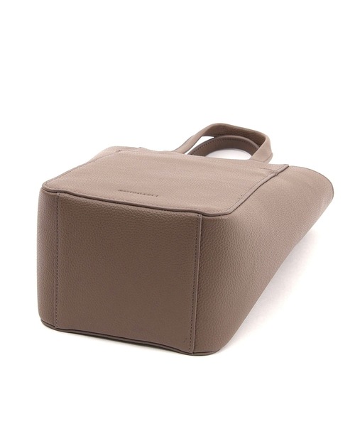 SMIR NASLI(サミールナスリ)の「ツイステッドシュリンクトートバッグ(トートバッグ・レディース・オフホワイト/ブラック/キャメル/グレー系その他・9)」の22枚目の写真