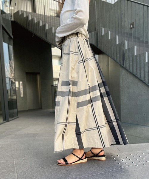 RIVE DROITE(リヴドロワ)の「WEB限定/ほどよく甘い大人のオシャレ/チェックスカート(スカート・レディース・ホワイト/ブラック/ブルー/レッド・FREE)」の10枚目の写真