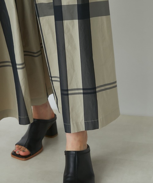 RIVE DROITE(リヴドロワ)の「WEB限定/ほどよく甘い大人のオシャレ/チェックスカート(スカート・レディース・ホワイト/ブラック/ブルー/レッド・FREE)」の15枚目の写真