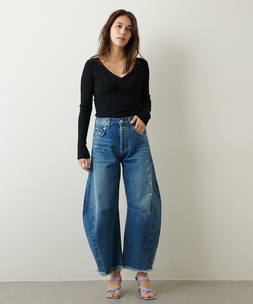 Whim Gazette（ウィムガゼット）の「リブVネックプルオーバー（ニット/セーター・レディース・ブラック/ライトベージュ・FREE）」の8枚目の写真