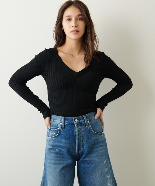 Whim Gazette（ウィムガゼット）の「リブVネックプルオーバー（ニット/セーター・レディース・ブラック/ライトベージュ・FREE）」の21枚目の写真