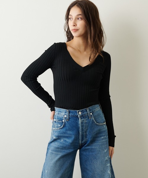 Whim Gazette（ウィムガゼット）の「リブVネックプルオーバー（ニット/セーター・レディース・ブラック/ライトベージュ・FREE）」の10枚目の写真