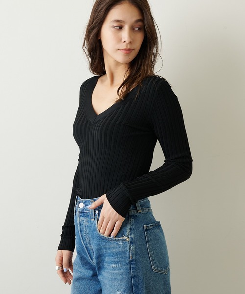 Whim Gazette（ウィムガゼット）の「リブVネックプルオーバー（ニット/セーター・レディース・ブラック/ライトベージュ・FREE）」の17枚目の写真