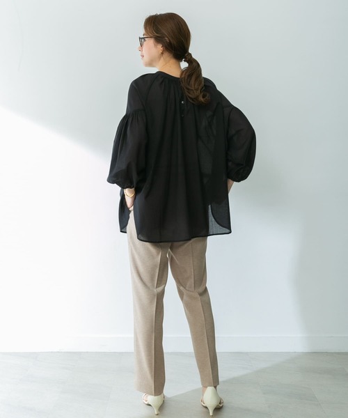 URBAN RESEARCH(アーバンリサーチ)の「コットンボイル2WAYブラウス(シャツ/ブラウス・レディース・ブラック/オフホワイト/グリーン・FREE)」の11枚目の写真