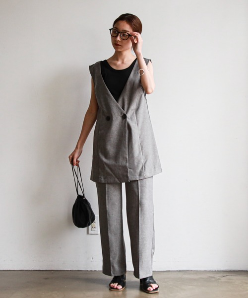 feepur(フェピュール)の「Vネックジレベスト(ベスト・レディース・アイボリー/ブラック/グレー・MEDIUM)」の6枚目の写真