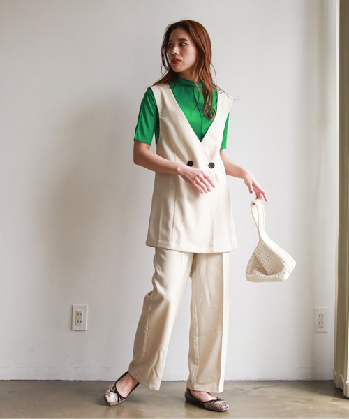 feepur(フェピュール)の「Vネックジレベスト(ベスト・レディース・アイボリー/ブラック/グレー・MEDIUM)」の17枚目の写真