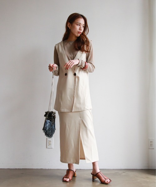 feepur(フェピュール)の「Vネックジレベスト(ベスト・レディース・アイボリー/ブラック/グレー・MEDIUM)」の7枚目の写真