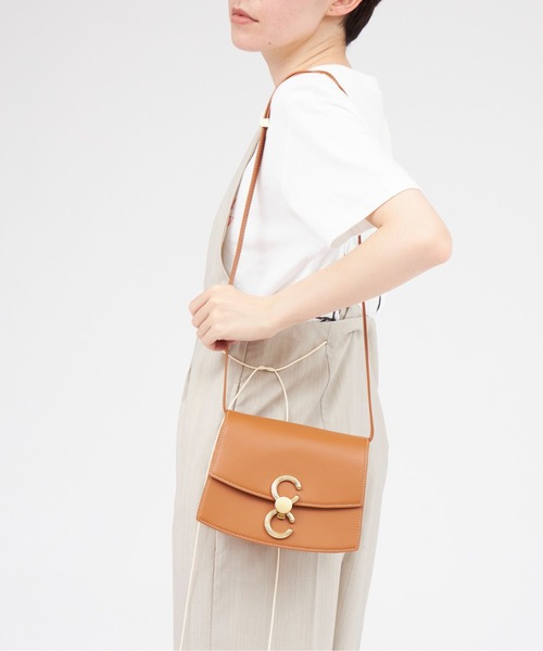 CAFUNE(カフネ)の「CAFUNE Small Pendulum(ショルダーバッグ・レディース・ダークブラウン・FREE)」の2枚目の写真