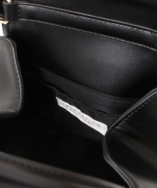 EDIT COLOGNE（エディットコロン）の「【美人百花6月号タイアップ商品】チューブハンドルバッグ（ショルダーバッグ・レディース・ブルー/ブラック・ﾌﾘ-）」の3枚目の写真