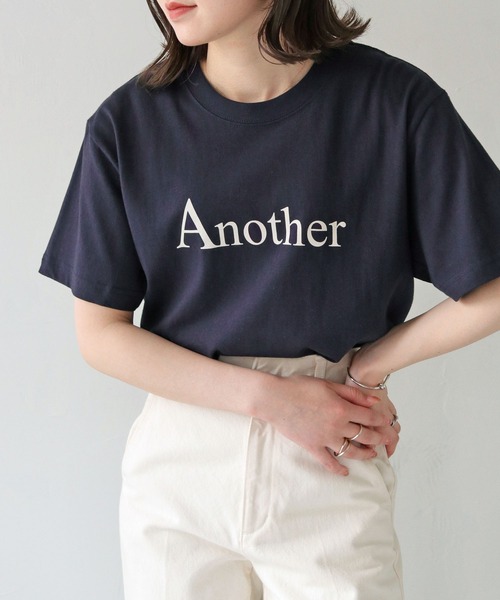 HER CLOSET(ハークローゼット)の「【shemoshelly】WEB限定 5.6オンスAnotherロゴTシャツ(Tシャツ/カットソー・レディース・オフホワイト/ブラック/ネイビー・S/M/L)」の3枚目の写真