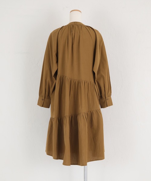 titivate（ティティベイト）の「ﾊﾞｯｸﾘﾎﾞﾝ付きﾃｨｱｰﾄﾞﾜﾝﾋﾟｰｽ（ワンピース・レディース・ブラウン/ブラック/オフホワイト・S/L/M）」の18枚目の写真