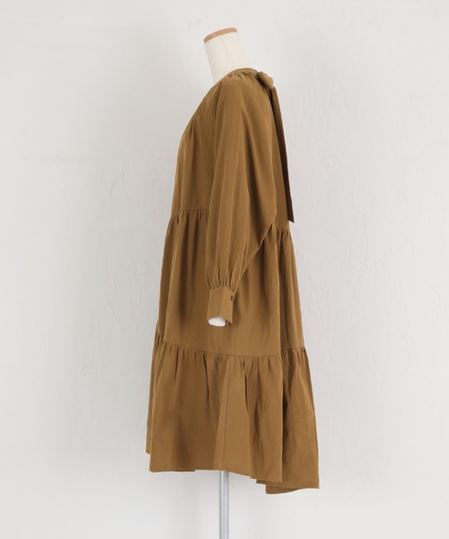 titivate（ティティベイト）の「ﾊﾞｯｸﾘﾎﾞﾝ付きﾃｨｱｰﾄﾞﾜﾝﾋﾟｰｽ（ワンピース・レディース・ブラウン/ブラック/オフホワイト・S/L/M）」の20枚目の写真