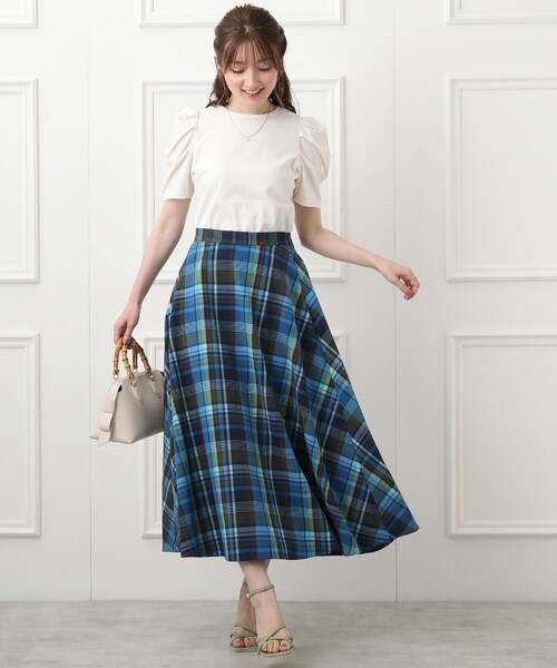 couture brooch（クチュールブローチ）の「◆【コレ一枚で旬顔スタイル！】コンパクトパワショルカットソー（Tシャツ/カットソー・レディース・ブラック/オフホワイト/ライトパープル/ホワイト系5・40/38/42）」の6枚目の写真