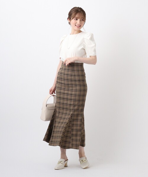 couture brooch（クチュールブローチ）の「◆【コレ一枚で旬顔スタイル！】コンパクトパワショルカットソー（Tシャツ/カットソー・レディース・ブラック/オフホワイト/ライトパープル/ホワイト系5・40/38/42）」の8枚目の写真