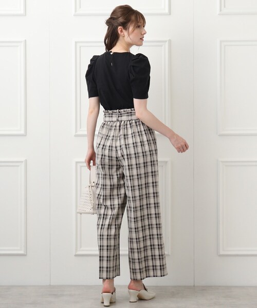 couture brooch（クチュールブローチ）の「◆【コレ一枚で旬顔スタイル！】コンパクトパワショルカットソー（Tシャツ/カットソー・レディース・ブラック/オフホワイト/ライトパープル/ホワイト系5・40/38/42）」の16枚目の写真