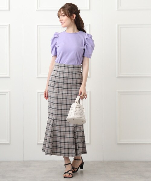 couture brooch（クチュールブローチ）の「◆【コレ一枚で旬顔スタイル！】コンパクトパワショルカットソー（Tシャツ/カットソー・レディース・ブラック/オフホワイト/ライトパープル/ホワイト系5・40/38/42）」の20枚目の写真