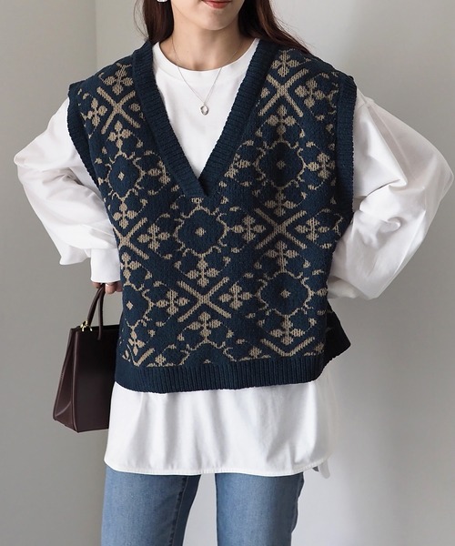 Riberry（リベリー）の「総柄ジャガード深Vネックベスト（ベスト・レディース・グリーン/ベージュ/オレンジ・MEDIUM）」の4枚目の写真