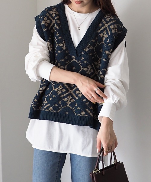 Riberry（リベリー）の「総柄ジャガード深Vネックベスト（ベスト・レディース・グリーン/ベージュ/オレンジ・MEDIUM）」の6枚目の写真