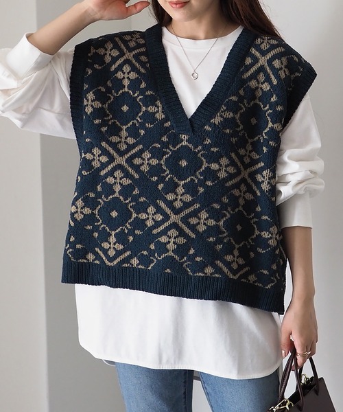 Riberry（リベリー）の「総柄ジャガード深Vネックベスト（ベスト・レディース・グリーン/ベージュ/オレンジ・MEDIUM）」の7枚目の写真