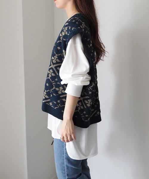 Riberry（リベリー）の「総柄ジャガード深Vネックベスト（ベスト・レディース・グリーン/ベージュ/オレンジ・MEDIUM）」の8枚目の写真