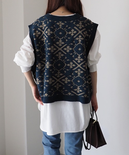 Riberry（リベリー）の「総柄ジャガード深Vネックベスト（ベスト・レディース・グリーン/ベージュ/オレンジ・MEDIUM）」の9枚目の写真