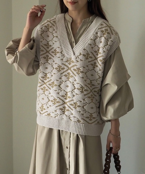 Riberry（リベリー）の「総柄ジャガード深Vネックベスト（ベスト・レディース・グリーン/ベージュ/オレンジ・MEDIUM）」の13枚目の写真