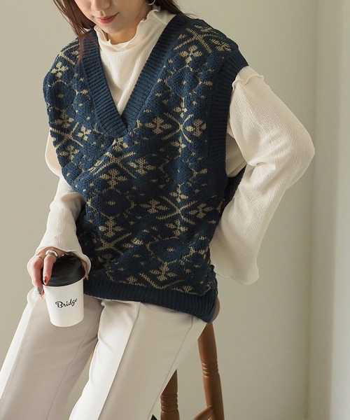 Riberry（リベリー）の「総柄ジャガード深Vネックベスト（ベスト・レディース・グリーン/ベージュ/オレンジ・MEDIUM）」の10枚目の写真